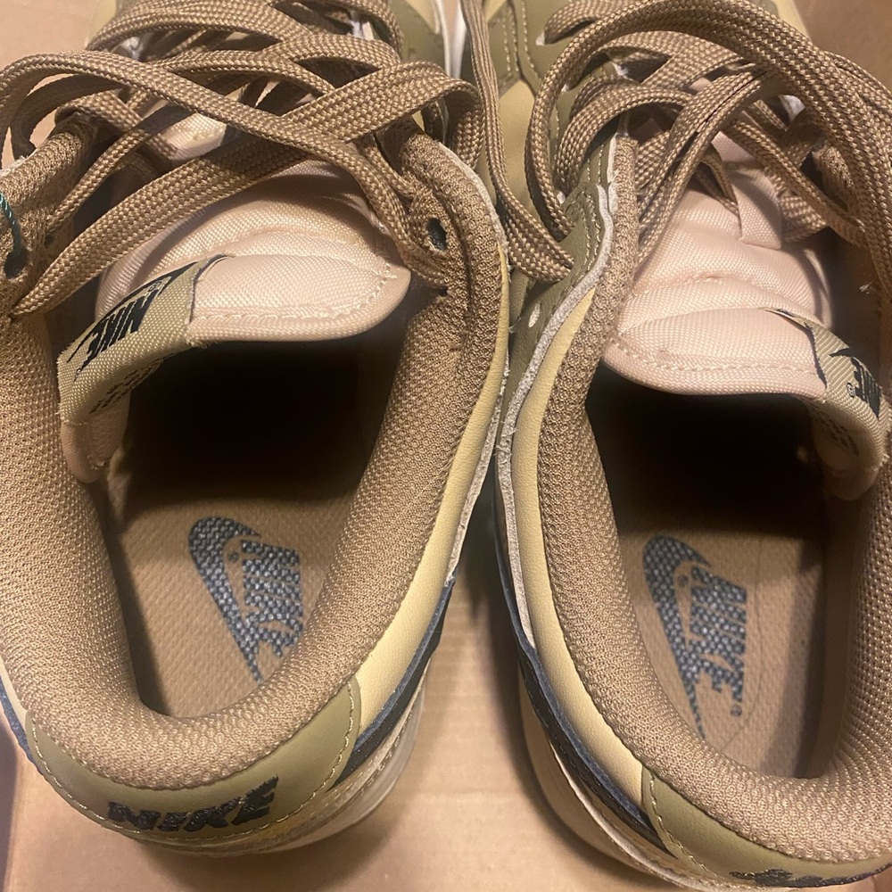 Dunks - Picture 2 of 4
